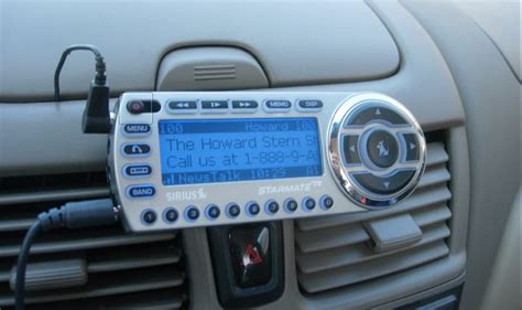how do you hook up sirius radio in car